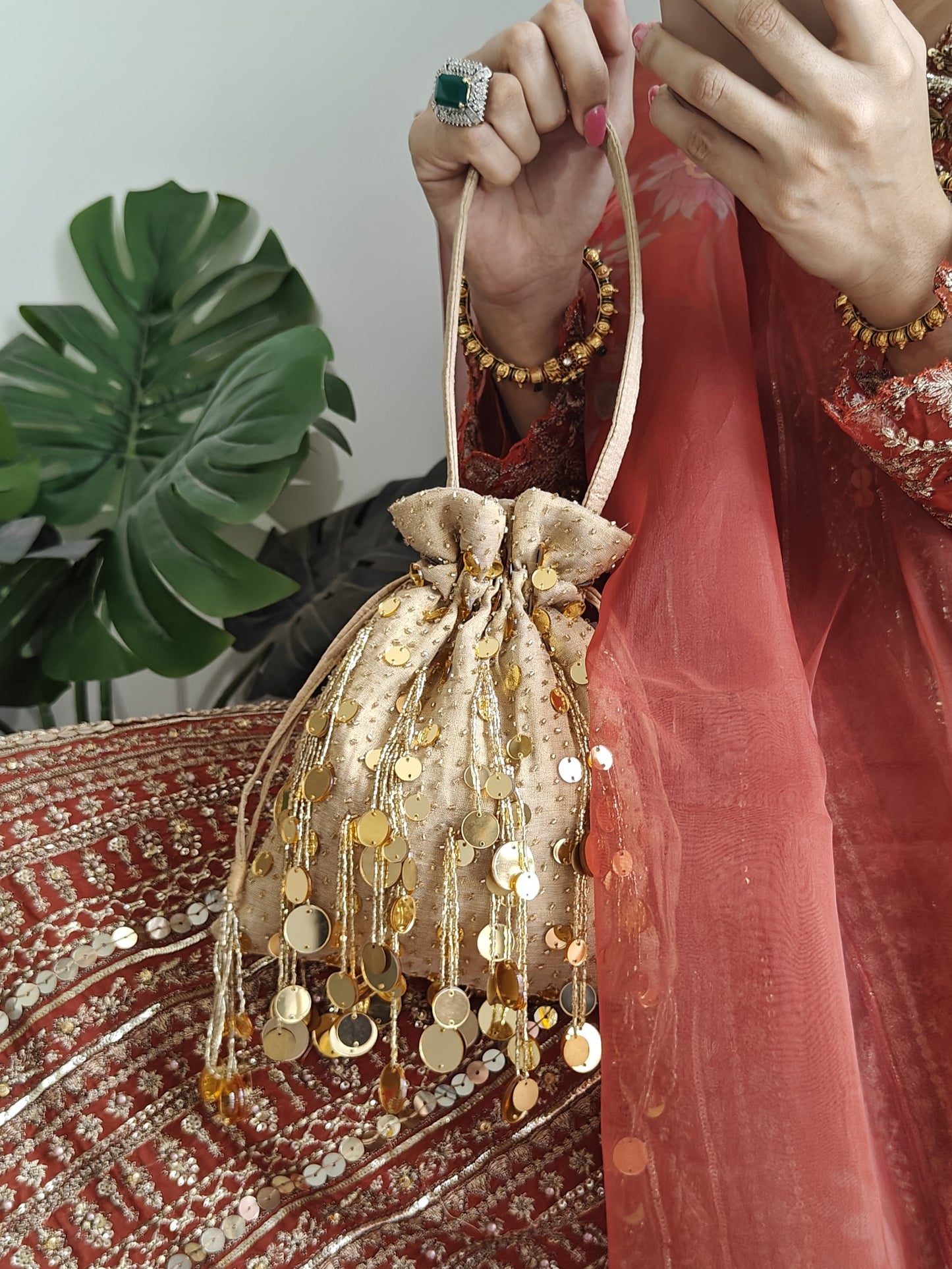 Mirror Potli