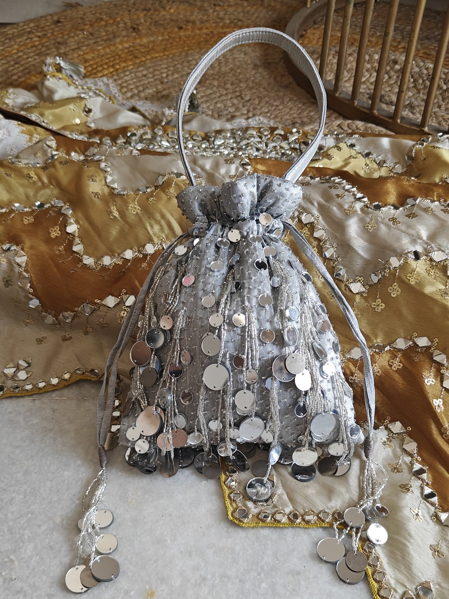 Mirror Potli