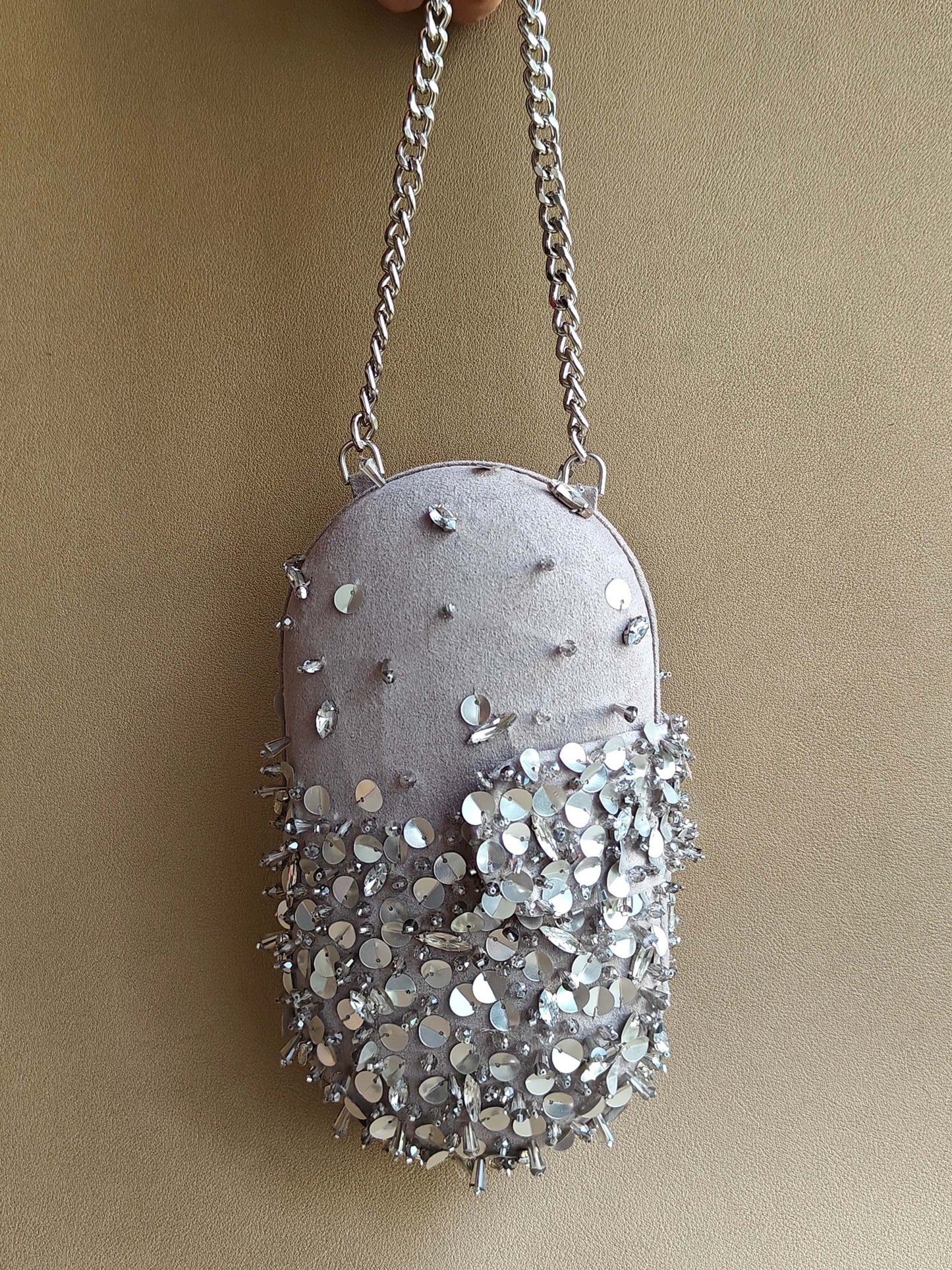 Capsule Clutch