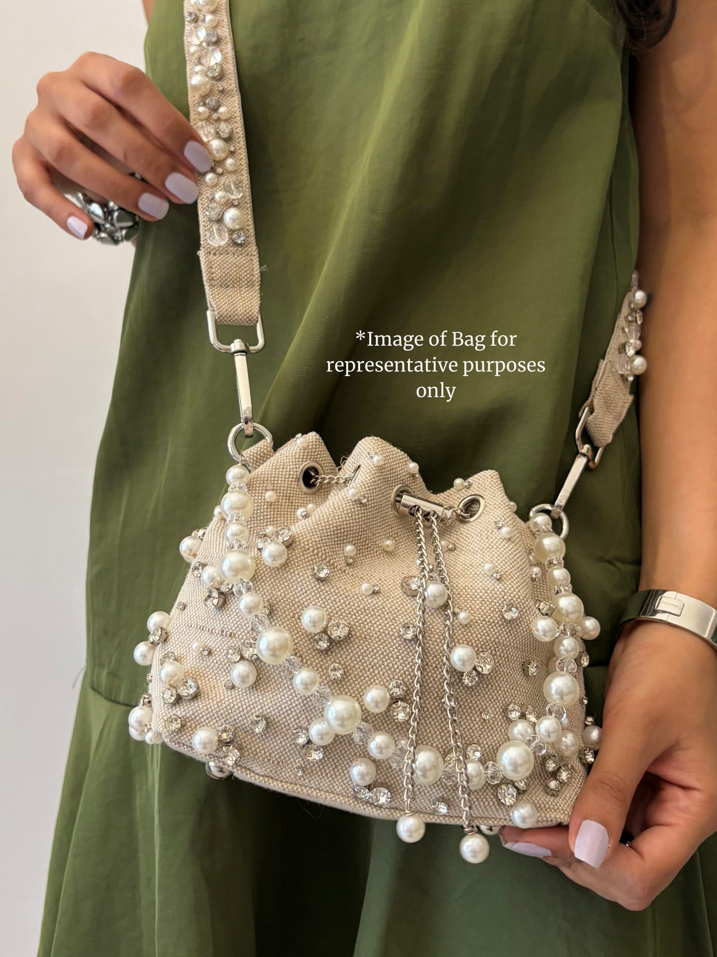 Bucket bag, Jute bucket bag, summer bag, holiday bag, jute crossbody bag, raffia bag, embellished summer bag, vacation bag, pearl embroidered bag