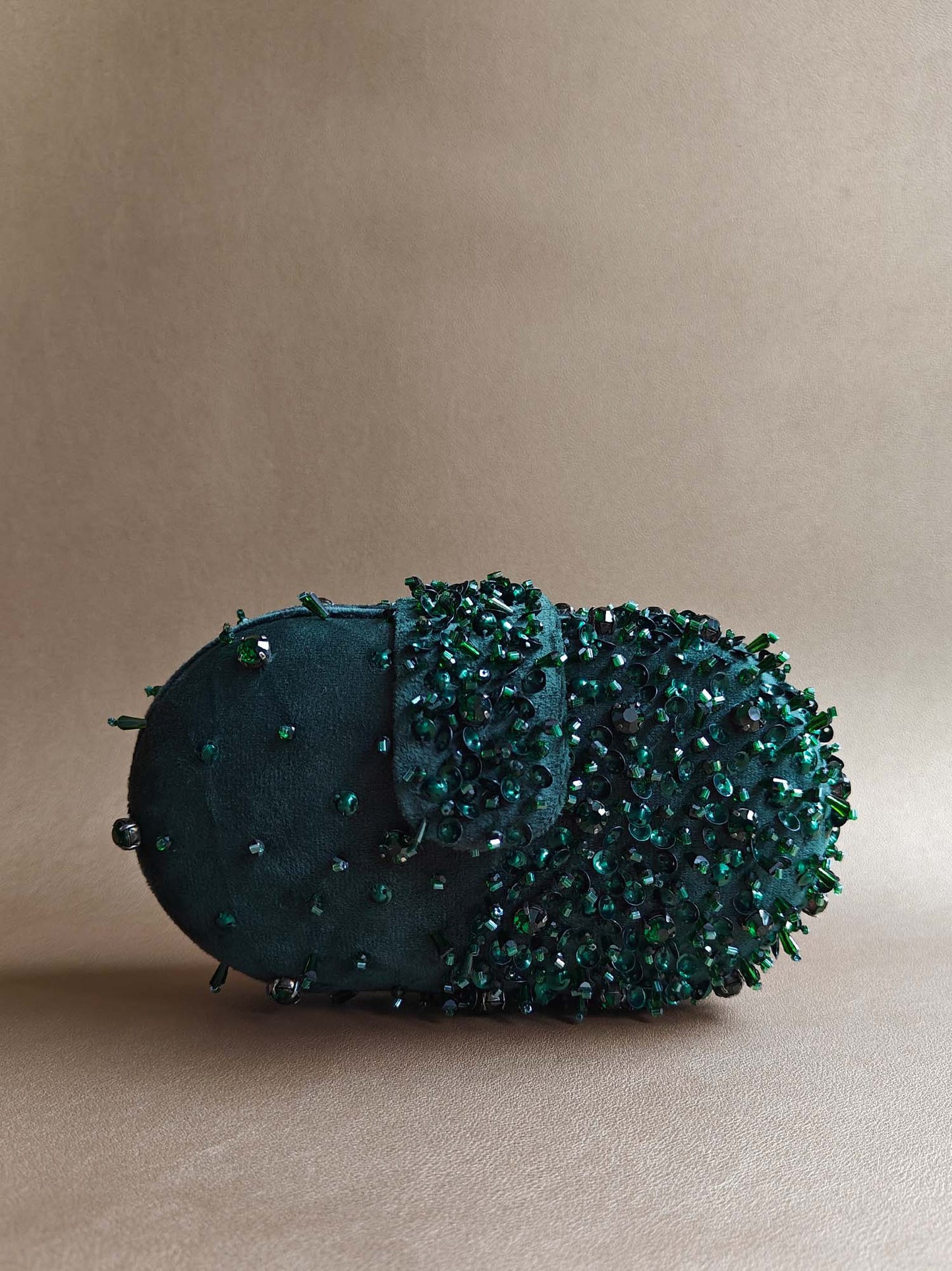 Capsule Clutch