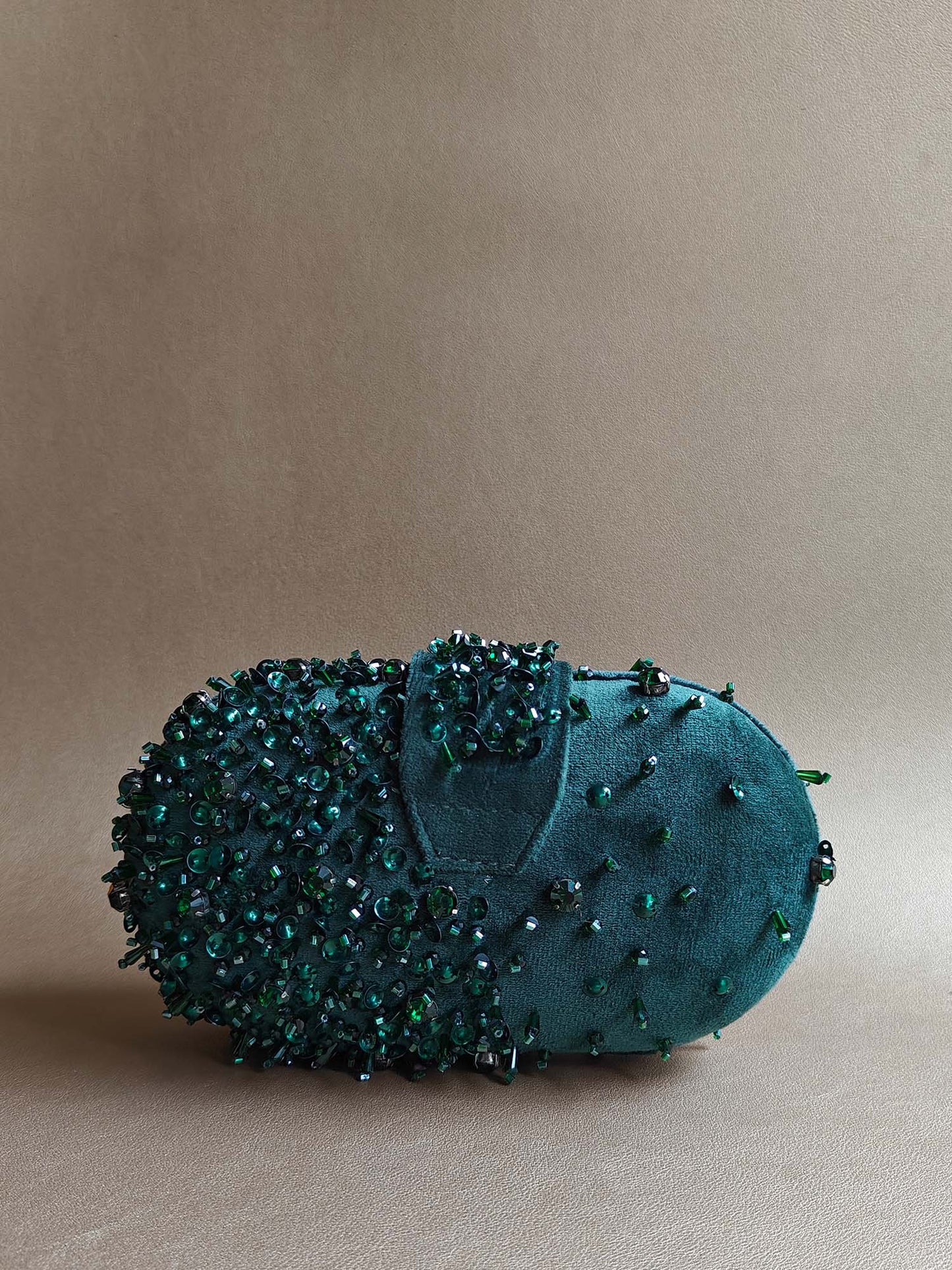 Capsule Clutch