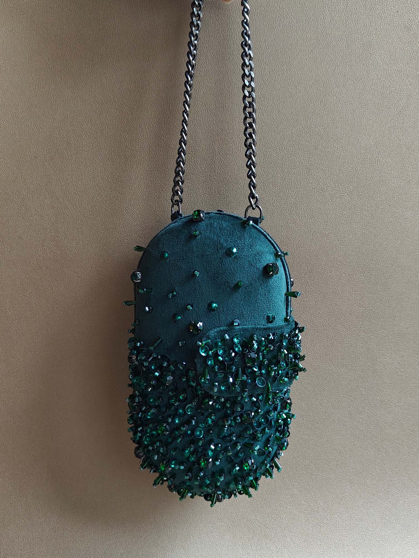Capsule Clutch